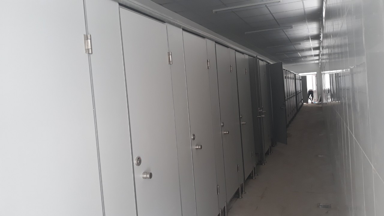 THI CÔNG VÁCH COMPACT